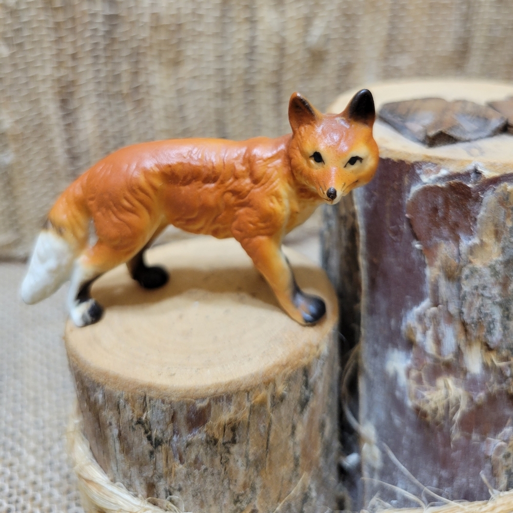 Vintage Ceramic/Porcelain Red Fox Mini Figurine